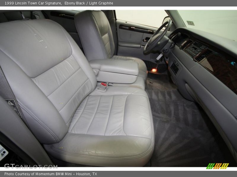 Ebony Black / Light Graphite 1999 Lincoln Town Car Signature