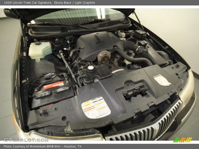 Ebony Black / Light Graphite 1999 Lincoln Town Car Signature