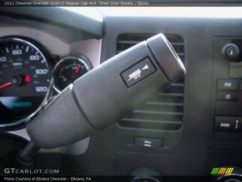 Sheer Silver Metallic / Ebony 2011 Chevrolet Silverado 1500 LT Regular Cab 4x4