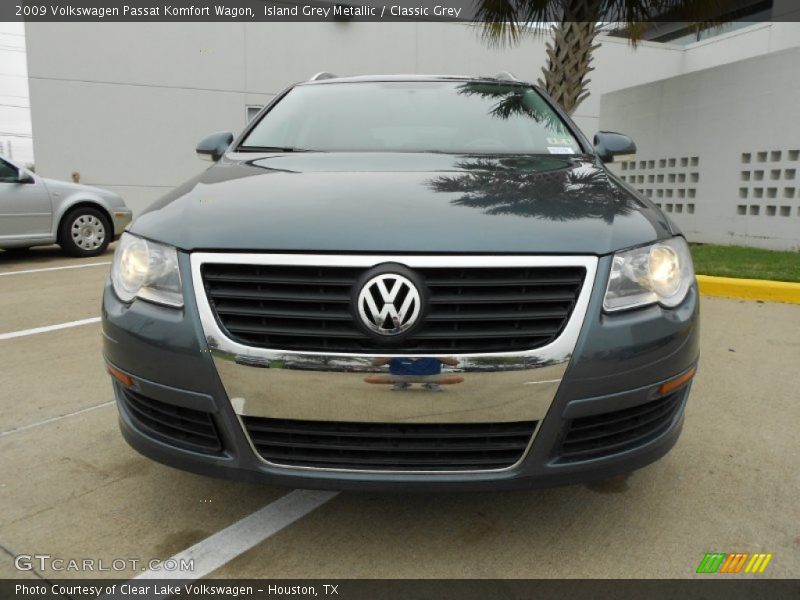 Island Grey Metallic / Classic Grey 2009 Volkswagen Passat Komfort Wagon