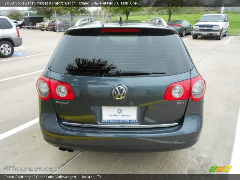 Island Grey Metallic / Classic Grey 2009 Volkswagen Passat Komfort Wagon