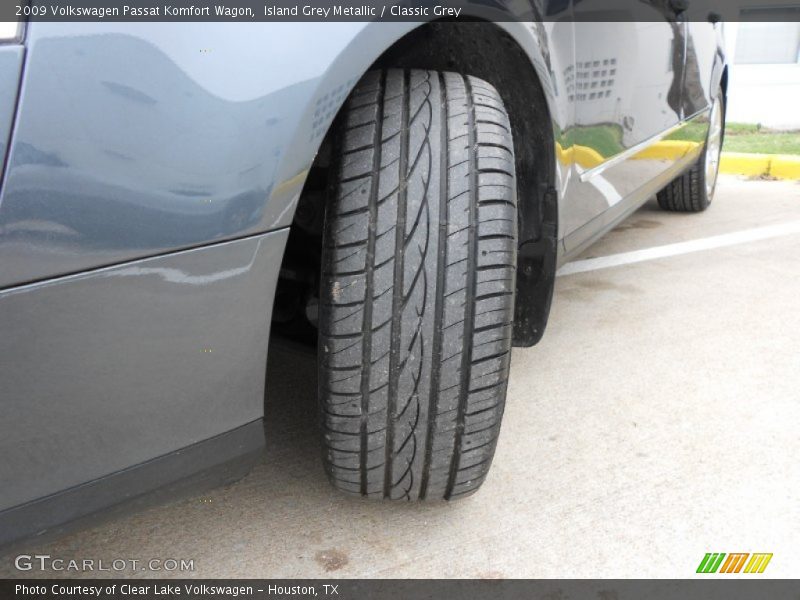 Island Grey Metallic / Classic Grey 2009 Volkswagen Passat Komfort Wagon