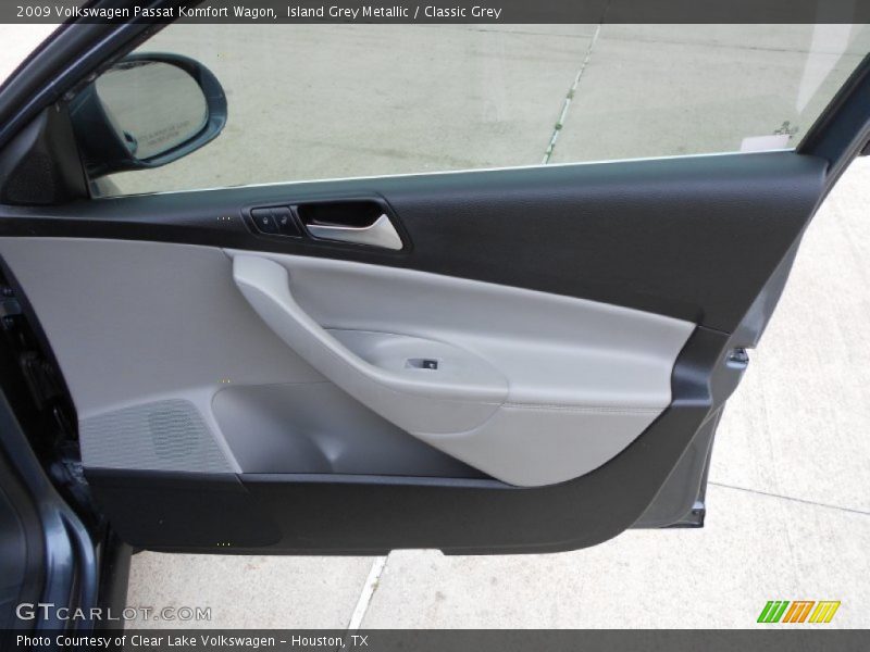Island Grey Metallic / Classic Grey 2009 Volkswagen Passat Komfort Wagon