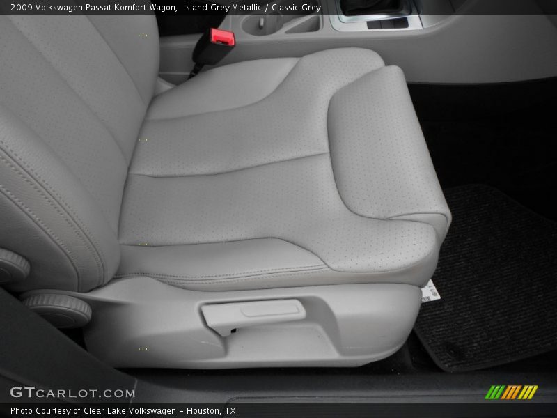 Island Grey Metallic / Classic Grey 2009 Volkswagen Passat Komfort Wagon
