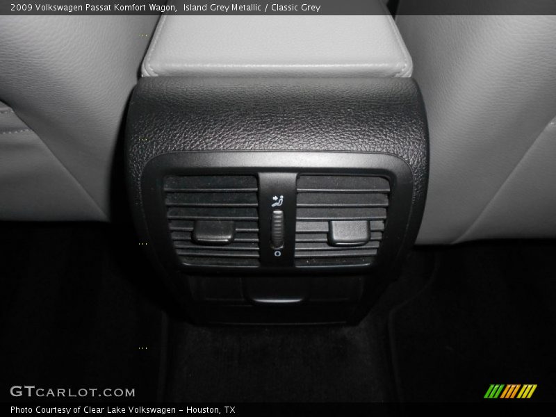 Island Grey Metallic / Classic Grey 2009 Volkswagen Passat Komfort Wagon