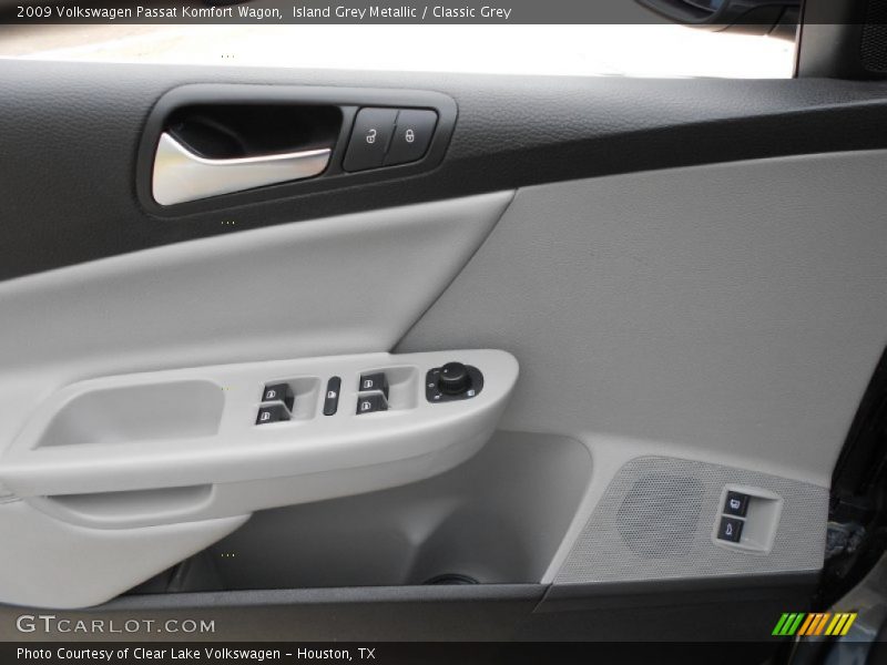Island Grey Metallic / Classic Grey 2009 Volkswagen Passat Komfort Wagon