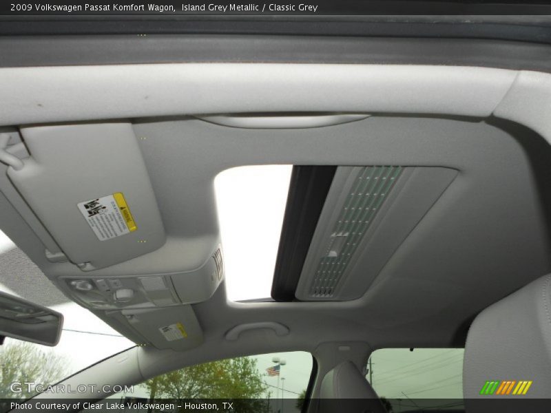 Island Grey Metallic / Classic Grey 2009 Volkswagen Passat Komfort Wagon