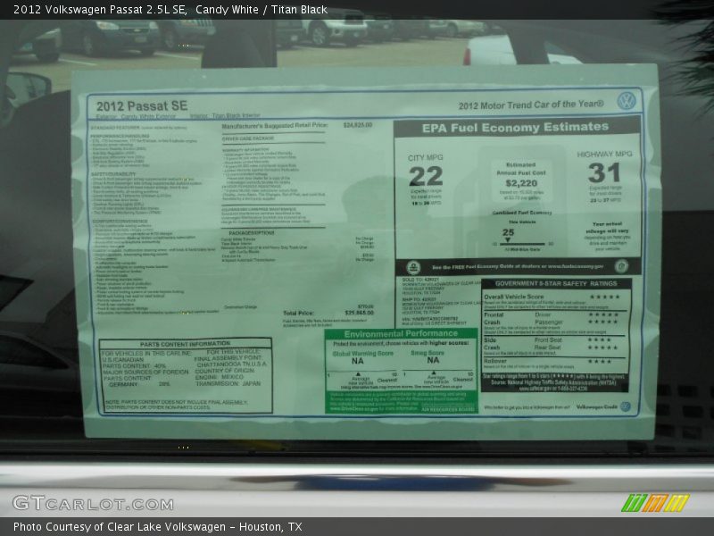 Candy White / Titan Black 2012 Volkswagen Passat 2.5L SE