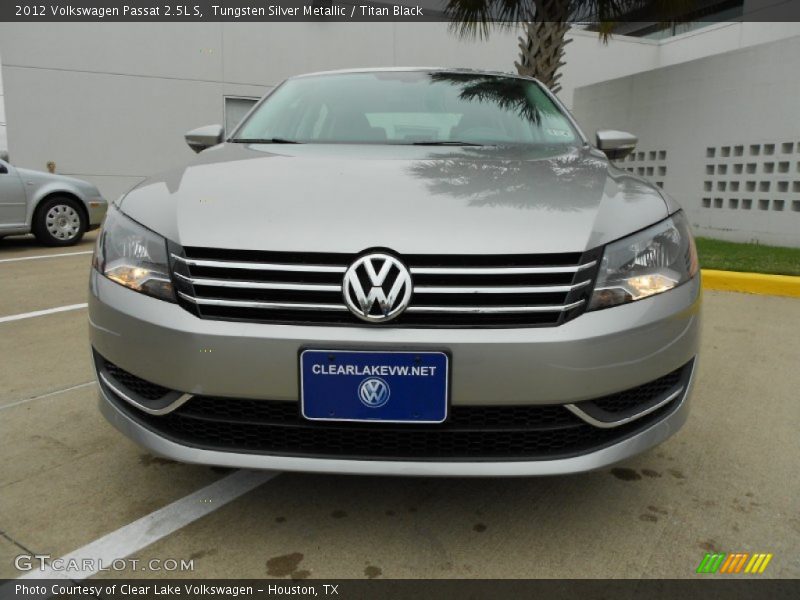 Tungsten Silver Metallic / Titan Black 2012 Volkswagen Passat 2.5L S