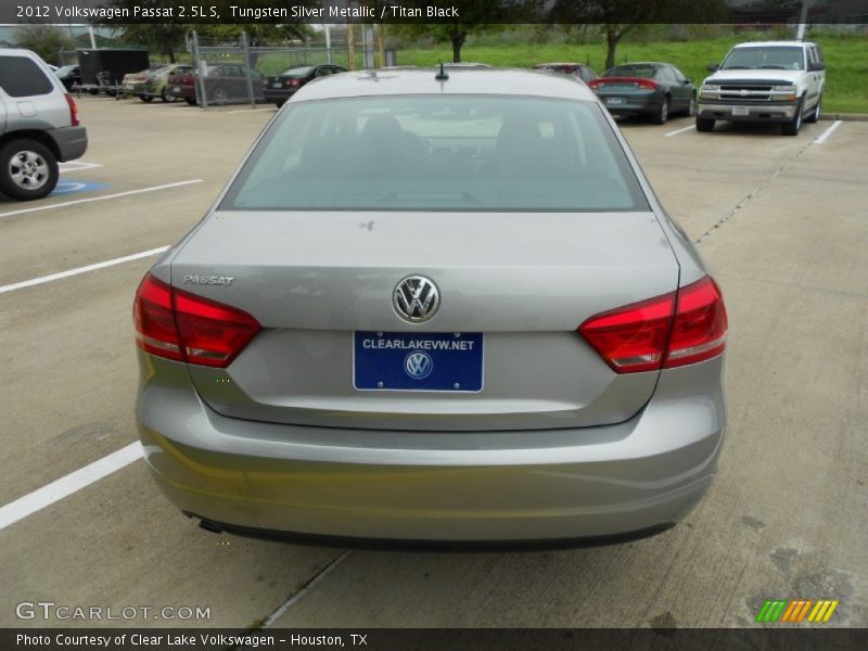 Tungsten Silver Metallic / Titan Black 2012 Volkswagen Passat 2.5L S
