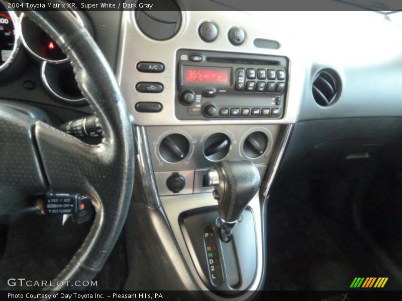 Super White / Dark Gray 2004 Toyota Matrix XR