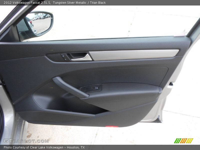Tungsten Silver Metallic / Titan Black 2012 Volkswagen Passat 2.5L S