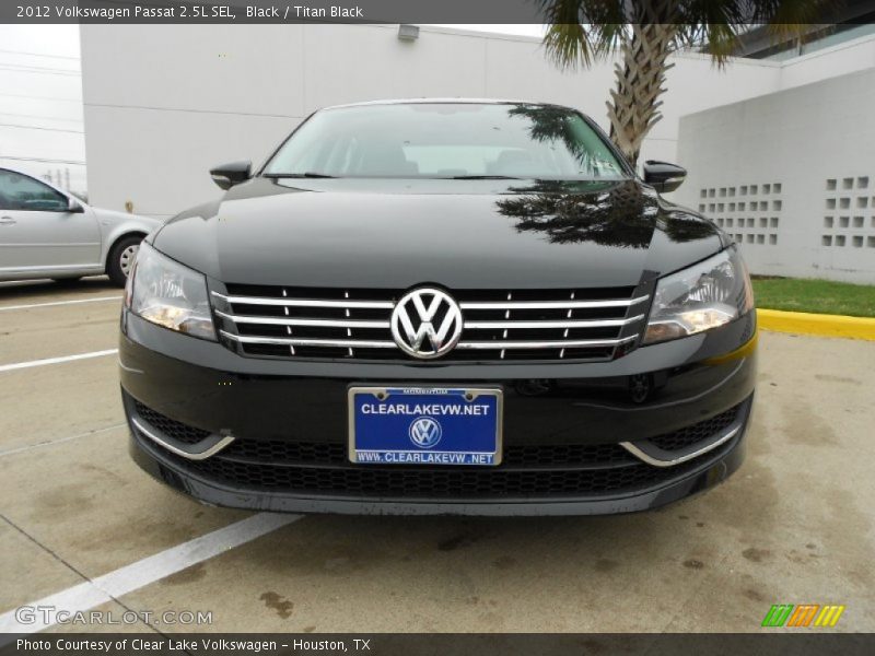 Black / Titan Black 2012 Volkswagen Passat 2.5L SEL