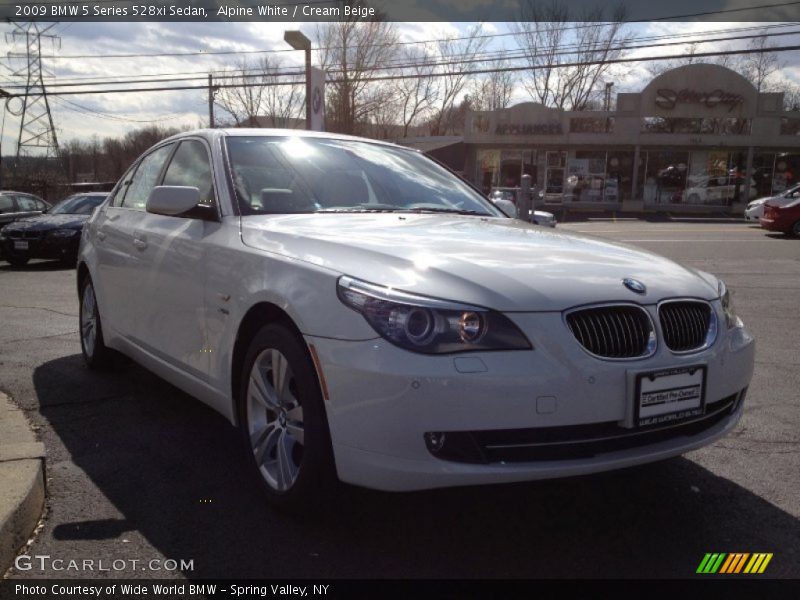 Alpine White / Cream Beige 2009 BMW 5 Series 528xi Sedan