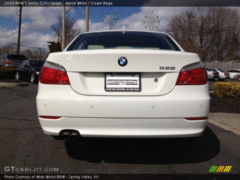 Alpine White / Cream Beige 2009 BMW 5 Series 528xi Sedan