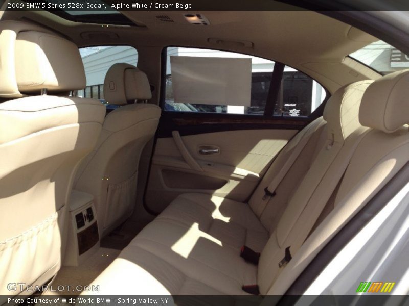 Alpine White / Cream Beige 2009 BMW 5 Series 528xi Sedan