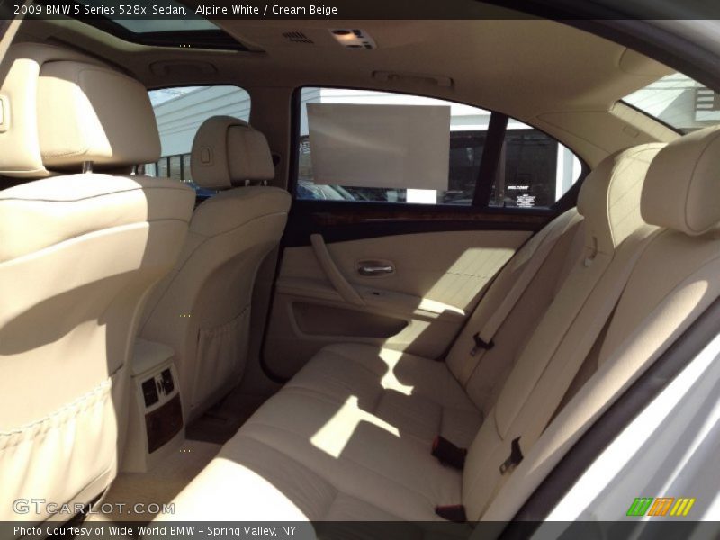 Alpine White / Cream Beige 2009 BMW 5 Series 528xi Sedan
