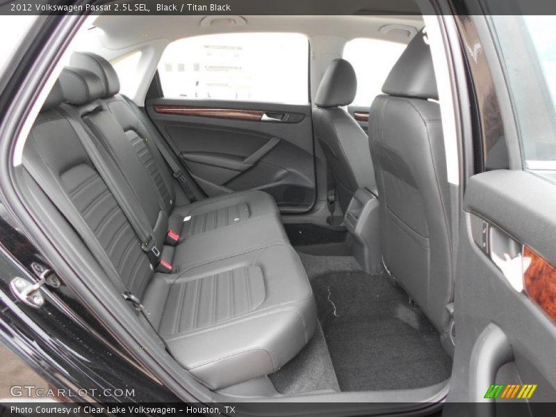 Black / Titan Black 2012 Volkswagen Passat 2.5L SEL