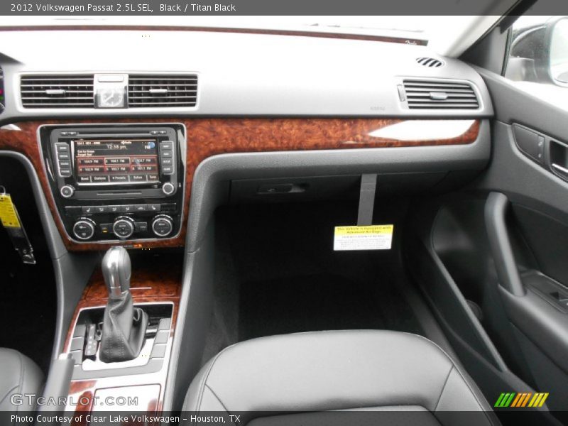 Black / Titan Black 2012 Volkswagen Passat 2.5L SEL