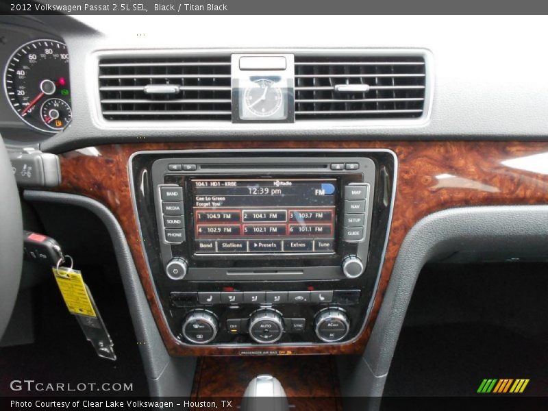 Black / Titan Black 2012 Volkswagen Passat 2.5L SEL
