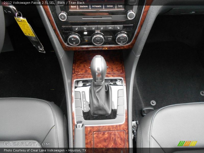 Black / Titan Black 2012 Volkswagen Passat 2.5L SEL