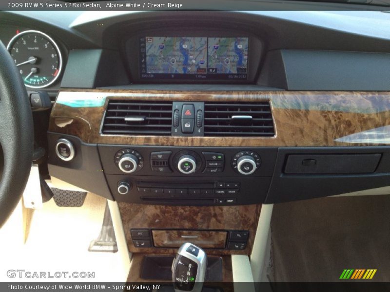 Alpine White / Cream Beige 2009 BMW 5 Series 528xi Sedan