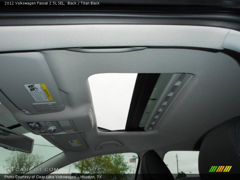 Black / Titan Black 2012 Volkswagen Passat 2.5L SEL