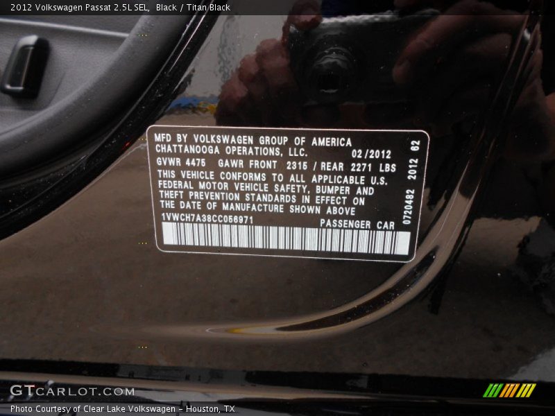Black / Titan Black 2012 Volkswagen Passat 2.5L SEL