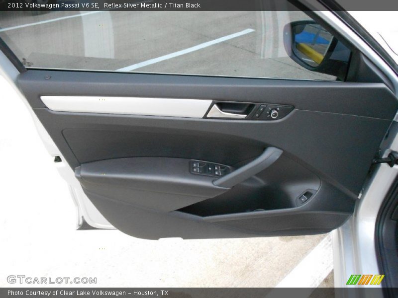 Reflex Silver Metallic / Titan Black 2012 Volkswagen Passat V6 SE
