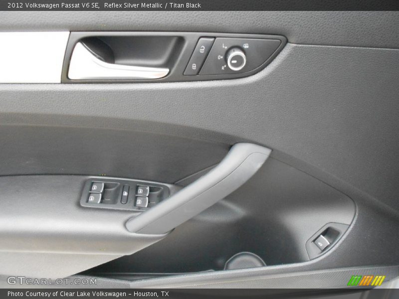 Reflex Silver Metallic / Titan Black 2012 Volkswagen Passat V6 SE