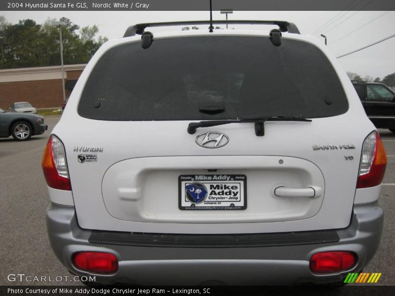 Nordic White / Gray 2004 Hyundai Santa Fe GLS