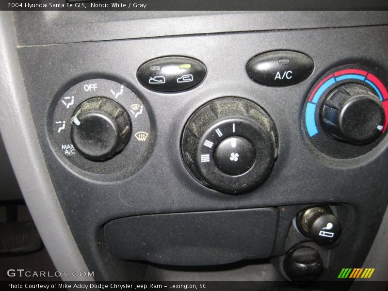 Nordic White / Gray 2004 Hyundai Santa Fe GLS