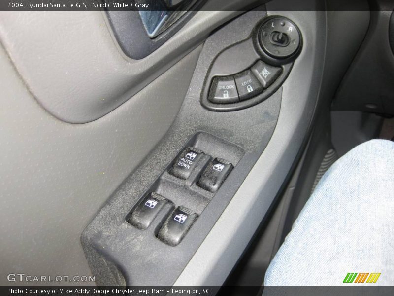 Nordic White / Gray 2004 Hyundai Santa Fe GLS