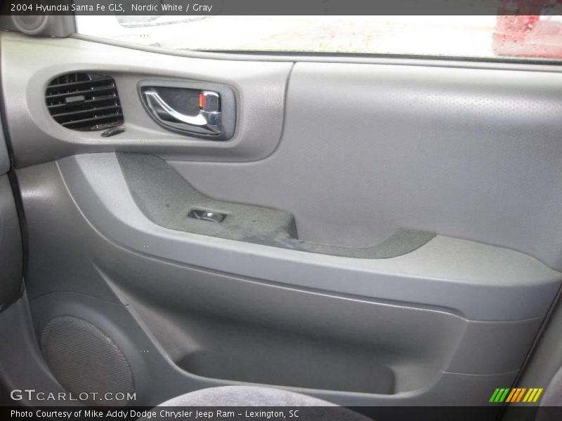 Nordic White / Gray 2004 Hyundai Santa Fe GLS