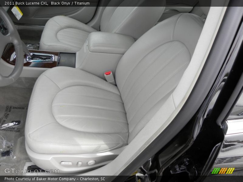 Black Onyx / Titanium 2011 Buick Lucerne CXL