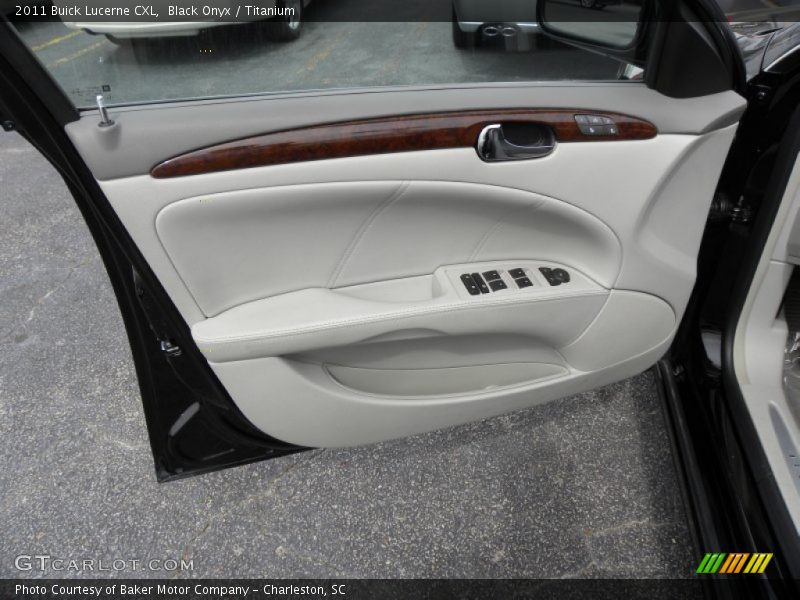 Black Onyx / Titanium 2011 Buick Lucerne CXL