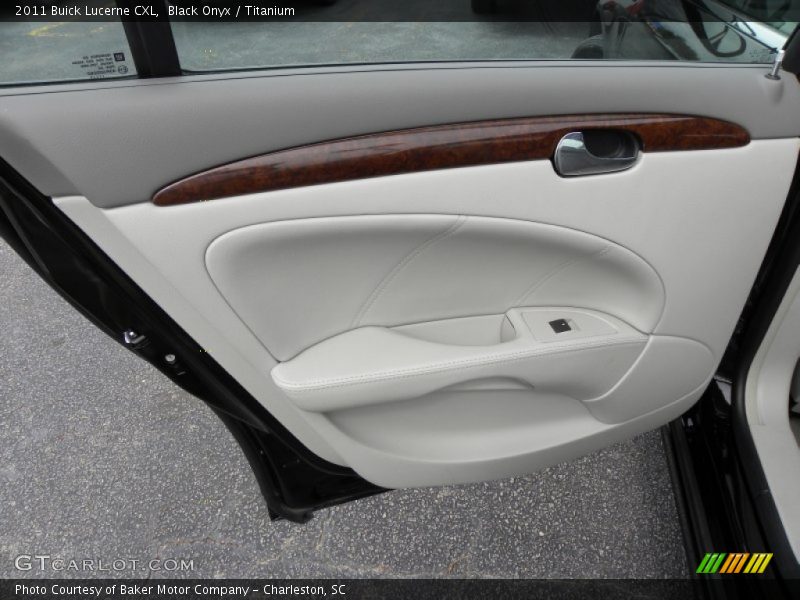 Black Onyx / Titanium 2011 Buick Lucerne CXL