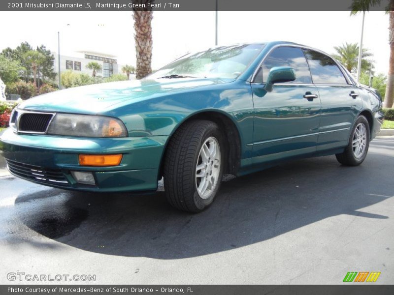 Front 3/4 View of 2001 Diamante LS