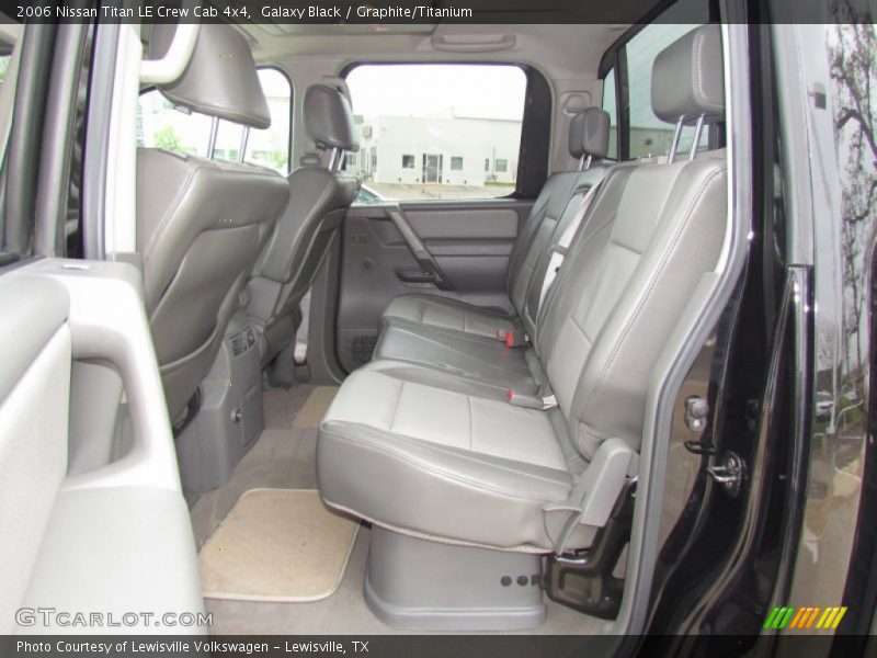 Galaxy Black / Graphite/Titanium 2006 Nissan Titan LE Crew Cab 4x4
