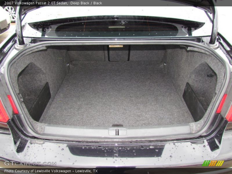  2007 Passat 2.0T Sedan Trunk