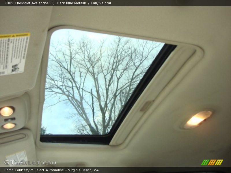 Dark Blue Metallic / Tan/Neutral 2005 Chevrolet Avalanche LT