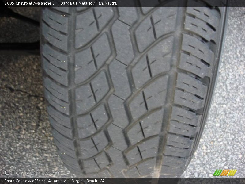 Dark Blue Metallic / Tan/Neutral 2005 Chevrolet Avalanche LT