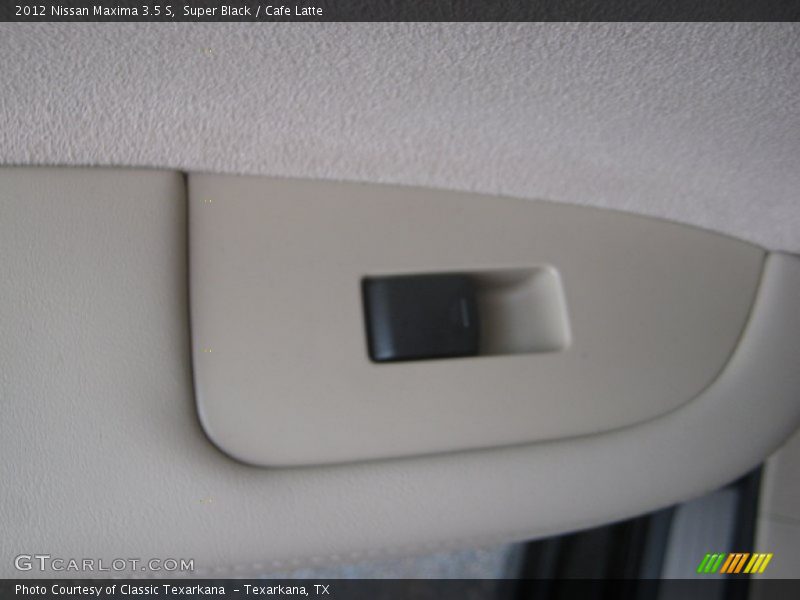 Super Black / Cafe Latte 2012 Nissan Maxima 3.5 S