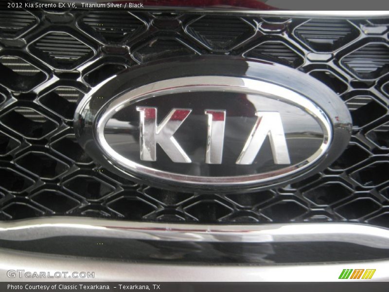 Titanium Silver / Black 2012 Kia Sorento EX V6