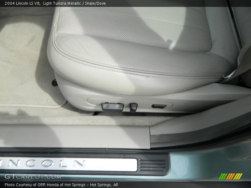 Light Tundra Metallic / Shale/Dove 2004 Lincoln LS V8
