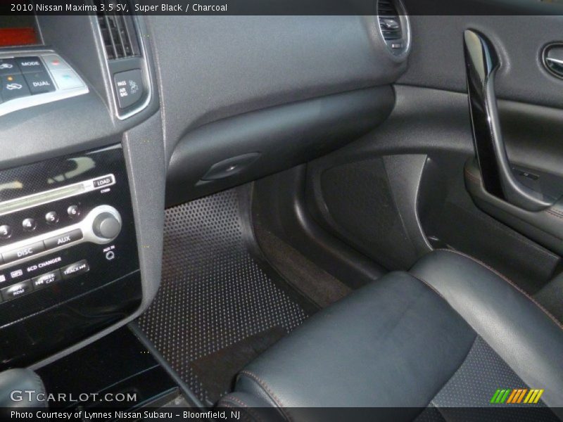Super Black / Charcoal 2010 Nissan Maxima 3.5 SV