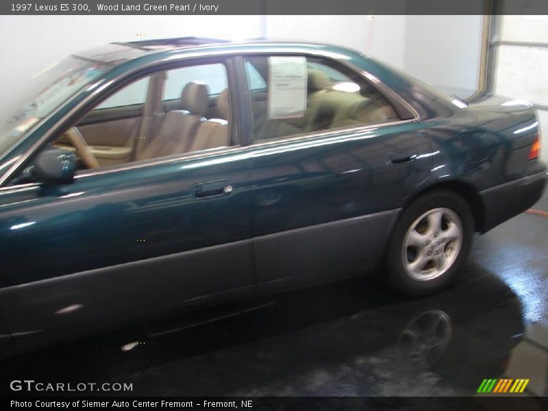 Wood Land Green Pearl / Ivory 1997 Lexus ES 300
