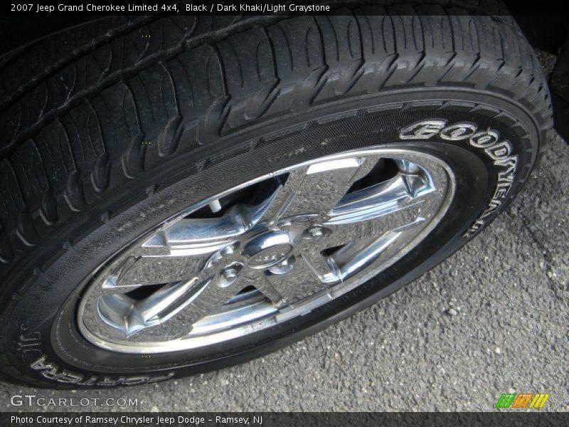 Black / Dark Khaki/Light Graystone 2007 Jeep Grand Cherokee Limited 4x4