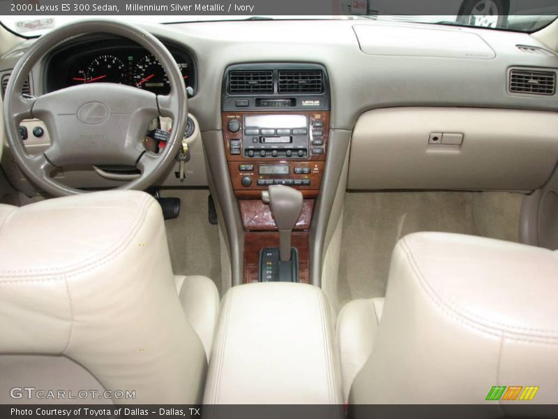 Millennium Silver Metallic / Ivory 2000 Lexus ES 300 Sedan