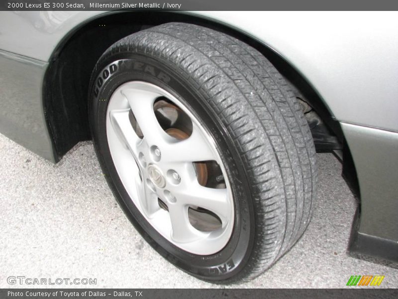 Millennium Silver Metallic / Ivory 2000 Lexus ES 300 Sedan